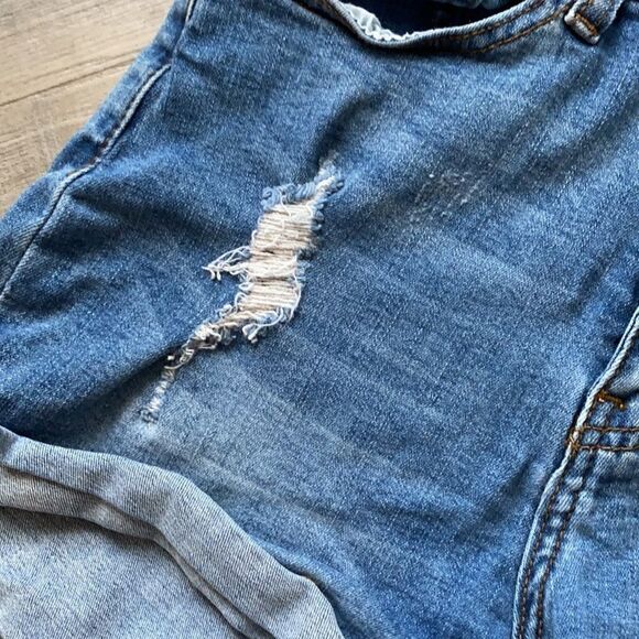 KanCan Estilo Jean Shorts Distressed Size 5 / 26 - Picture 4 of 8